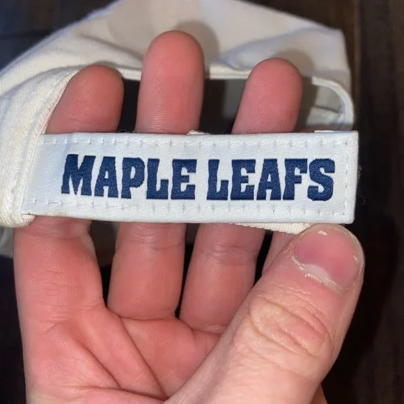 Toronto Maple Leafs Cap - Picture 4 of 5